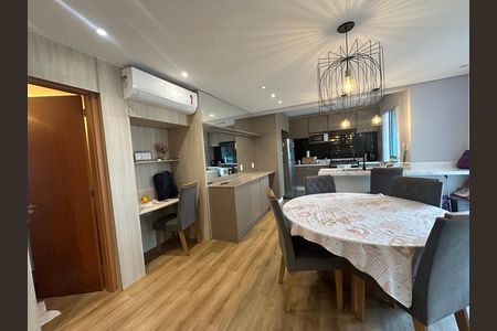 Casa de condomínio à venda com 147m², 3 quartos e 2 vagas Casa de condomínio à venda com 147m², 3 quartos e 2 vagasSala de Jantar