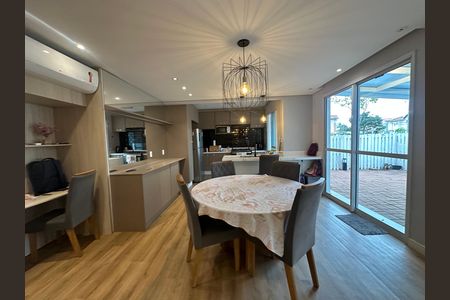 Casa de condomínio à venda com 147m², 3 quartos e 2 vagas Casa de condomínio à venda com 147m², 3 quartos e 2 vagasSala de Jantar