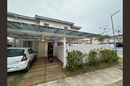 Casa de condomínio à venda com 147m², 3 quartos e 2 vagas Casa de condomínio à venda com 147m², 3 quartos e 2 vagasFachada