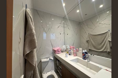 Casa de condomínio à venda com 147m², 3 quartos e 2 vagas Casa de condomínio à venda com 147m², 3 quartos e 2 vagasBanheiro da Suíte