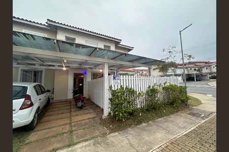 Casa de condomínio à venda com 147m², 3 quartos e 2 vagas Casa de condomínio à venda com 147m², 3 quartos e 2 vagasFachada