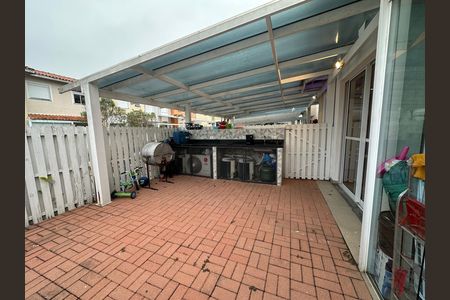 Casa de condomínio à venda com 147m², 3 quartos e 2 vagas Casa de condomínio à venda com 147m², 3 quartos e 2 vagasQuintal