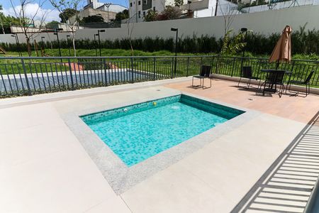 Apartamento à venda com 40m², 2 quartos e 1 vaga Apartamento à venda com 40m², 2 quartos e 1 vagaÁrea comum - Piscina