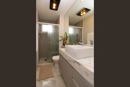 Apartamento à venda com 84m², 2 quartos e 2 vagas Apartamento à venda com 84m², 2 quartos e 2 vagasBanheiro Suíte
