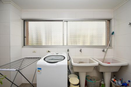 Apartamento à venda com 224m², 4 quartos e 2 vagas Apartamento à venda com 224m², 4 quartos e 2 vagaslavanderia