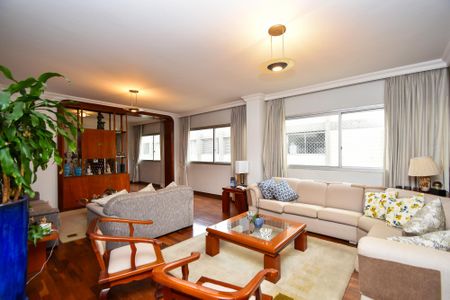 Apartamento à venda com 224m², 4 quartos e 2 vagas Apartamento à venda com 224m², 4 quartos e 2 vagasSala de estar