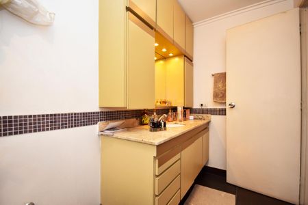 Apartamento à venda com 224m², 4 quartos e 2 vagas Apartamento à venda com 224m², 4 quartos e 2 vagasbanheiro quarto 4
