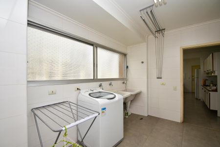 Apartamento à venda com 224m², 4 quartos e 2 vagas Apartamento à venda com 224m², 4 quartos e 2 vagaslavanderia