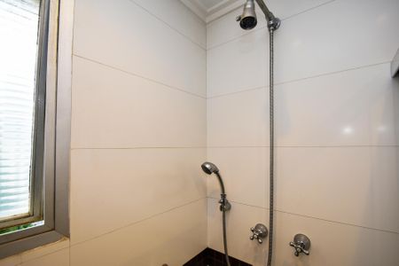 Apartamento à venda com 224m², 4 quartos e 2 vagas Apartamento à venda com 224m², 4 quartos e 2 vagasBanheiro quarto 3 / closet