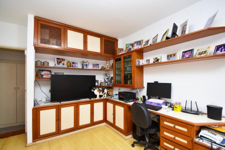Apartamento à venda com 224m², 4 quartos e 2 vagas Apartamento à venda com 224m², 4 quartos e 2 vagasquarto 1