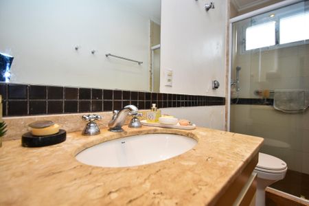 Apartamento à venda com 224m², 4 quartos e 2 vagas Apartamento à venda com 224m², 4 quartos e 2 vagasbanheiro