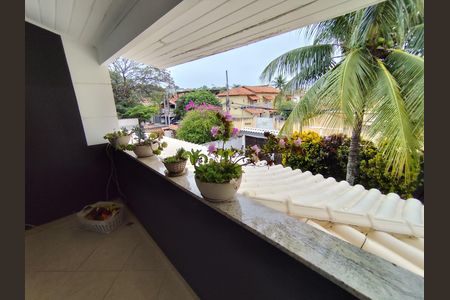 Casa para alugar com 300m², 3 quartos e 3 vagas Casa para alugar com 300m², 3 quartos e 3 vagasVaranda