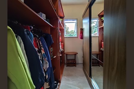 Casa para alugar com 300m², 3 quartos e 3 vagas Casa para alugar com 300m², 3 quartos e 3 vagasCloset