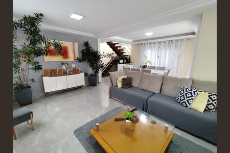 Casa para alugar com 300m², 3 quartos e 3 vagas Casa para alugar com 300m², 3 quartos e 3 vagasSala