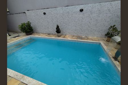 Casa para alugar com 300m², 3 quartos e 3 vagas Casa para alugar com 300m², 3 quartos e 3 vagasPiscina