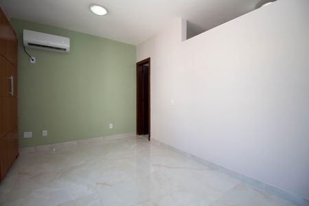 Sala/Quarto de kitnet/studio para alugar com 1 quarto, 38m² em Stn, Brasília