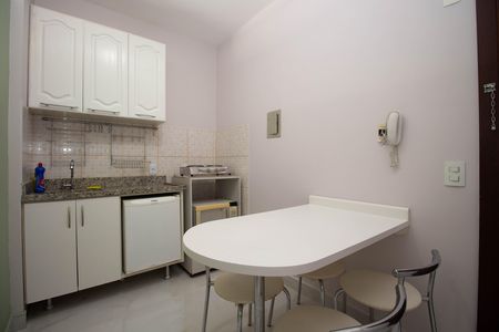 Cozinha de kitnet/studio para alugar com 1 quarto, 38m² em Stn, Brasília