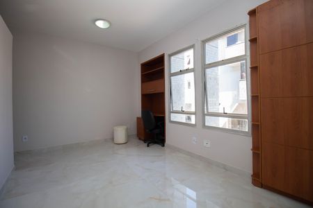 Sala/Quarto de kitnet/studio para alugar com 1 quarto, 38m² em Stn, Brasília