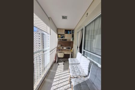 Apartamento à venda com 80m², 3 quartos e 2 vagas Apartamento à venda com 80m², 3 quartos e 2 vagasVaranda