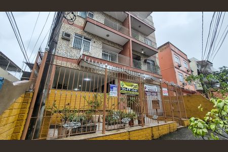 Apartamento à venda com 86m², 3 quartos e 2 vagas Apartamento à venda com 86m², 3 quartos e 2 vagasPrédio e Plaquinha