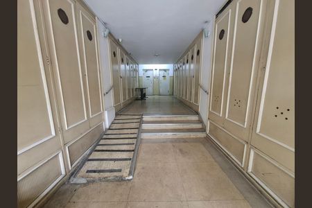 Apartamento à venda com 71m², 2 quartos e sem vaga Apartamento à venda com 71m², 2 quartos e sem vagaHall de entrada