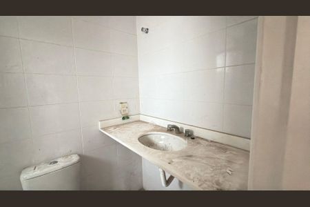 Apartamento à venda com 77m², 3 quartos e 2 vagas Apartamento à venda com 77m², 3 quartos e 2 vagasBanheiro da Suíte