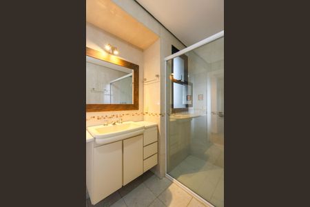 Apartamento para alugar com 137m², 3 quartos e 3 vagas Apartamento para alugar com 137m², 3 quartos e 3 vagasBanheiro da Suíte
