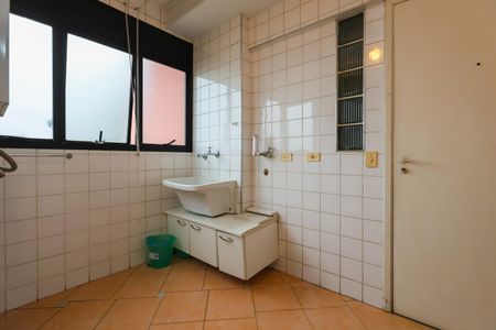 Apartamento para alugar com 137m², 3 quartos e 3 vagas Apartamento para alugar com 137m², 3 quartos e 3 vagasÁrea de Serviço