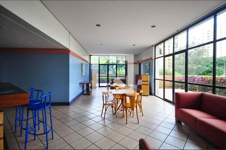 Apartamento para alugar com 137m², 3 quartos e 3 vagas Apartamento para alugar com 137m², 3 quartos e 3 vagasÁrea comum - Salão de festas