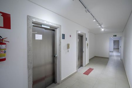 Apartamento para alugar com 62m², 2 quartos e 1 vaga Apartamento para alugar com 62m², 2 quartos e 1 vagaHall social