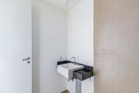Banheiro de kitnet/studio à venda com 1 quarto, 22m² em Santo Amaro, São Paulo