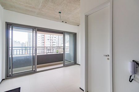 Sala/Quarto de kitnet/studio à venda com 1 quarto, 22m² em Santo Amaro, São Paulo