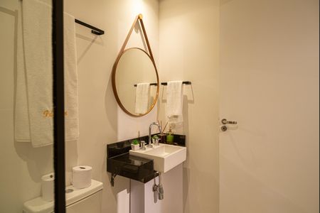 Apartamento à venda com 44m², 2 quartos e sem vaga Apartamento à venda com 44m², 2 quartos e sem vagaBanheiro da Suíte 1