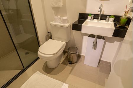 Apartamento à venda com 44m², 2 quartos e sem vaga Apartamento à venda com 44m², 2 quartos e sem vagaBanheiro da Suíte 1