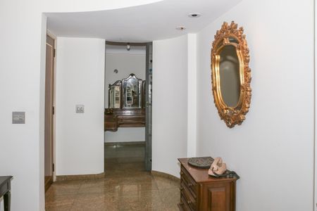 Apartamento à venda com 288m², 4 quartos e 4 vagasEntrada