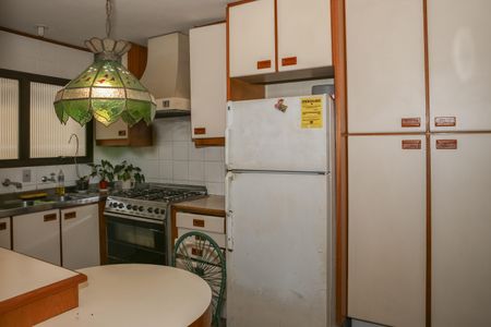 Apartamento à venda com 288m², 4 quartos e 4 vagasCozinha e Área de Serviço
