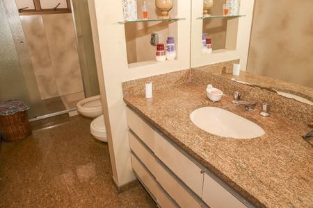 Apartamento à venda com 288m², 4 quartos e 4 vagasBanheiro Social