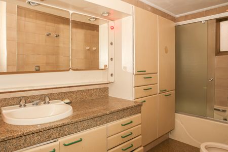 Apartamento à venda com 288m², 4 quartos e 4 vagasBanheiro da Suíte 2