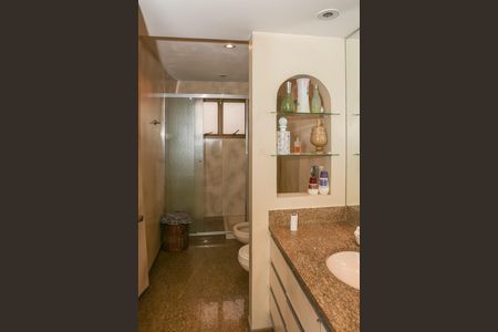 Apartamento à venda com 288m², 4 quartos e 4 vagasBanheiro Social