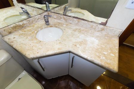 Casa para alugar com 196m², 5 quartos e 4 vagasBanheiro da Suíte 1