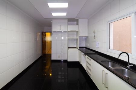 Casa para alugar com 196m², 5 quartos e 4 vagasCozinha