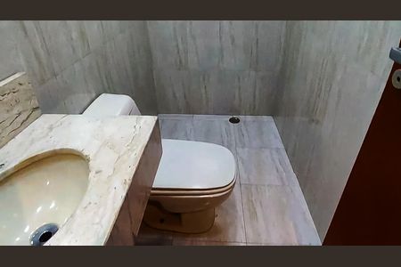 Casa para alugar com 196m², 5 quartos e 4 vagasBanheiro da Suíte 4