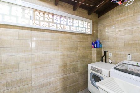 Casa de condomínio à venda com 60m², 2 quartos e 1 vaga Casa de condomínio à venda com 60m², 2 quartos e 1 vagaÁrea de Serviço