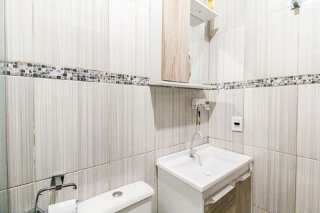 Casa de condomínio à venda com 60m², 2 quartos e 1 vaga Casa de condomínio à venda com 60m², 2 quartos e 1 vagaBanheiro