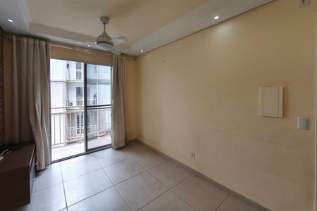 Sala de apartamento para alugar com 2 quartos, 45m² em Vila Marieta, Campinas