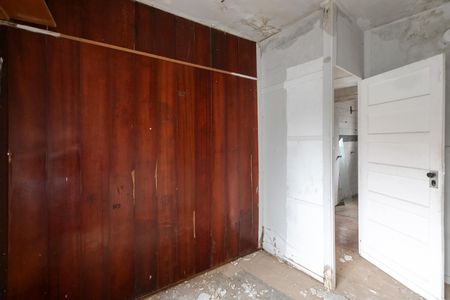 Casa à venda com 300m², 6 quartos e 3 vagas Casa à venda com 300m², 6 quartos e 3 vagasQuarto 3 Casa 2