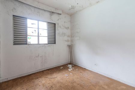 Casa à venda com 300m², 6 quartos e 3 vagas Casa à venda com 300m², 6 quartos e 3 vagasQuarto 1 Casa 2