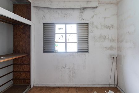 Casa à venda com 300m², 6 quartos e 3 vagas Casa à venda com 300m², 6 quartos e 3 vagasQuarto 1 Casa 2