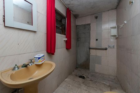 Casa à venda com 300m², 6 quartos e 3 vagas Casa à venda com 300m², 6 quartos e 3 vagasBanheiro