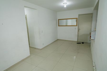 Apartamento para alugar com 75m², 2 quartos e 1 vagaSala